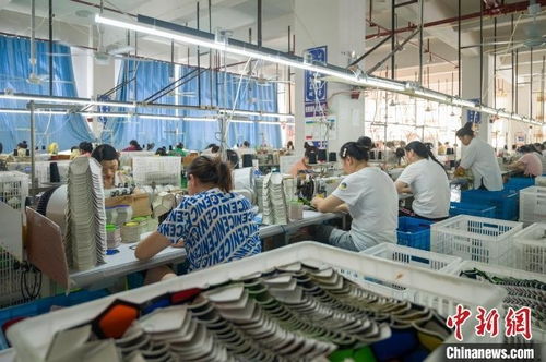 多彩貴州網 務川 足球生產加工忙