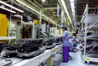 一汽-大眾公司發動機車間生產線。