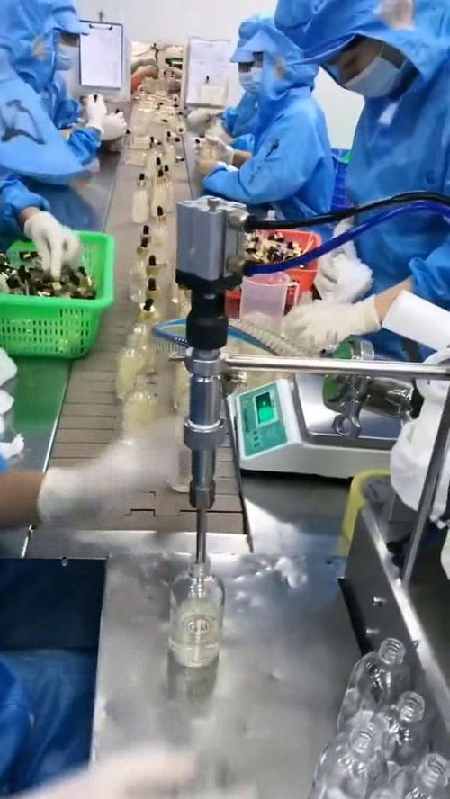 指甲油生產(chǎn)車(chē)間,工作環(huán)境干凈,還以為是食品加工